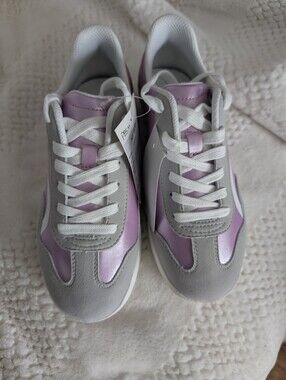 Not Rated Women’s Sneakers in Light Purple/Pink and Gray